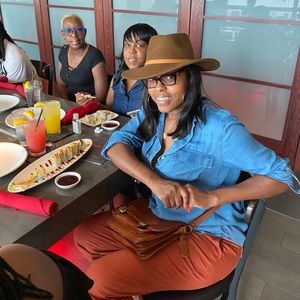 Meet your Posher, Sandra